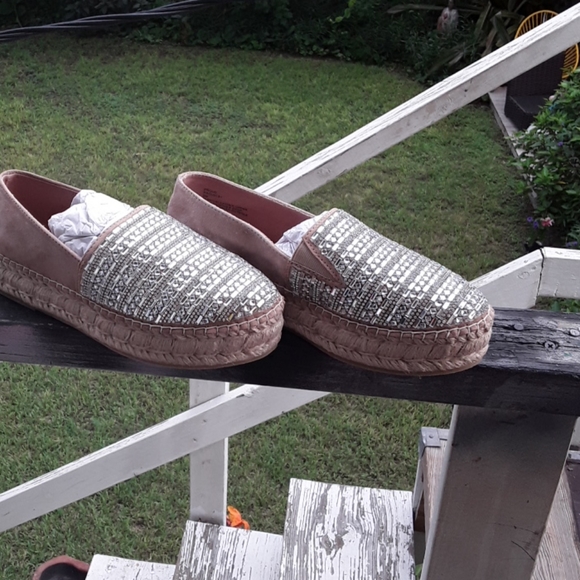 Steve Madden Shoes - Steve madden Rhinestone shoes